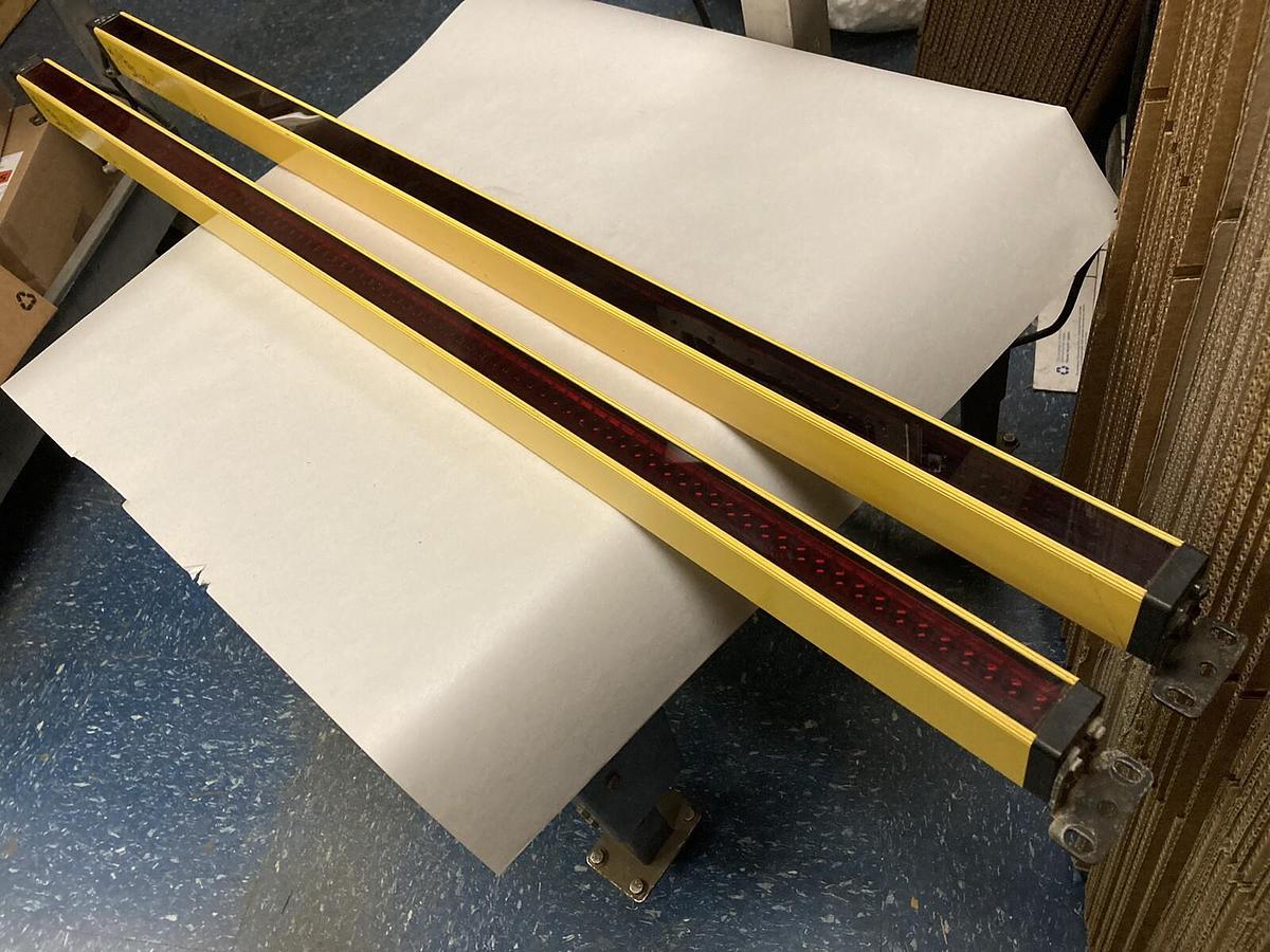 Used STI,MS46SR-30-1045-Q1-R-NC-FP MS46-30-1045-X,Receiver & Transmitter