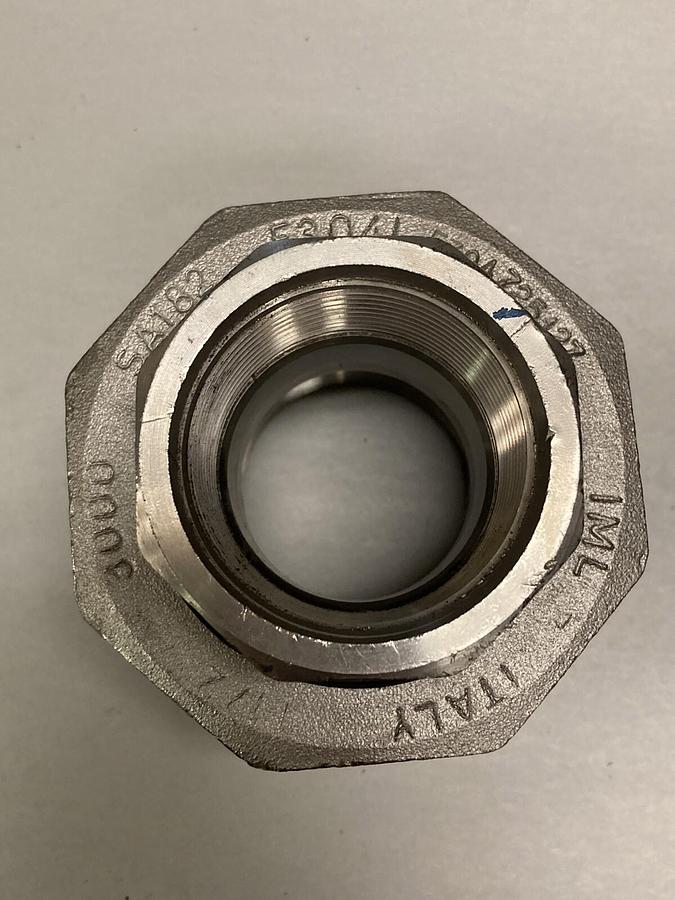 NOB,725127 SA182,1-3/4 INCH Octagon Socket Weld Pipe Union F304/F304L