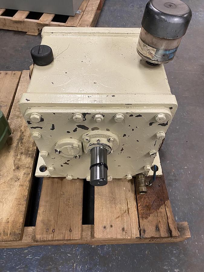 Used Falk,1060FZ3A,ENCLOSED GEAR DRIVE RATIO 38.73 10HP