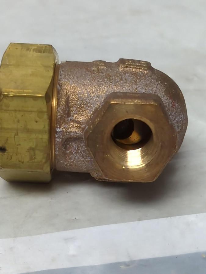 MILWAUKEE VALVE,1151-1/4,GATE VALVE 1/4 INCH 300WOG 150SWP NOS