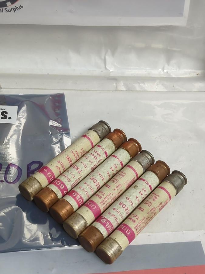 Used GOULD SHAWMUT,TRS20R,TRI-ONIC 20 AMP FUSE LOT OF 6 PRE-OWNED
