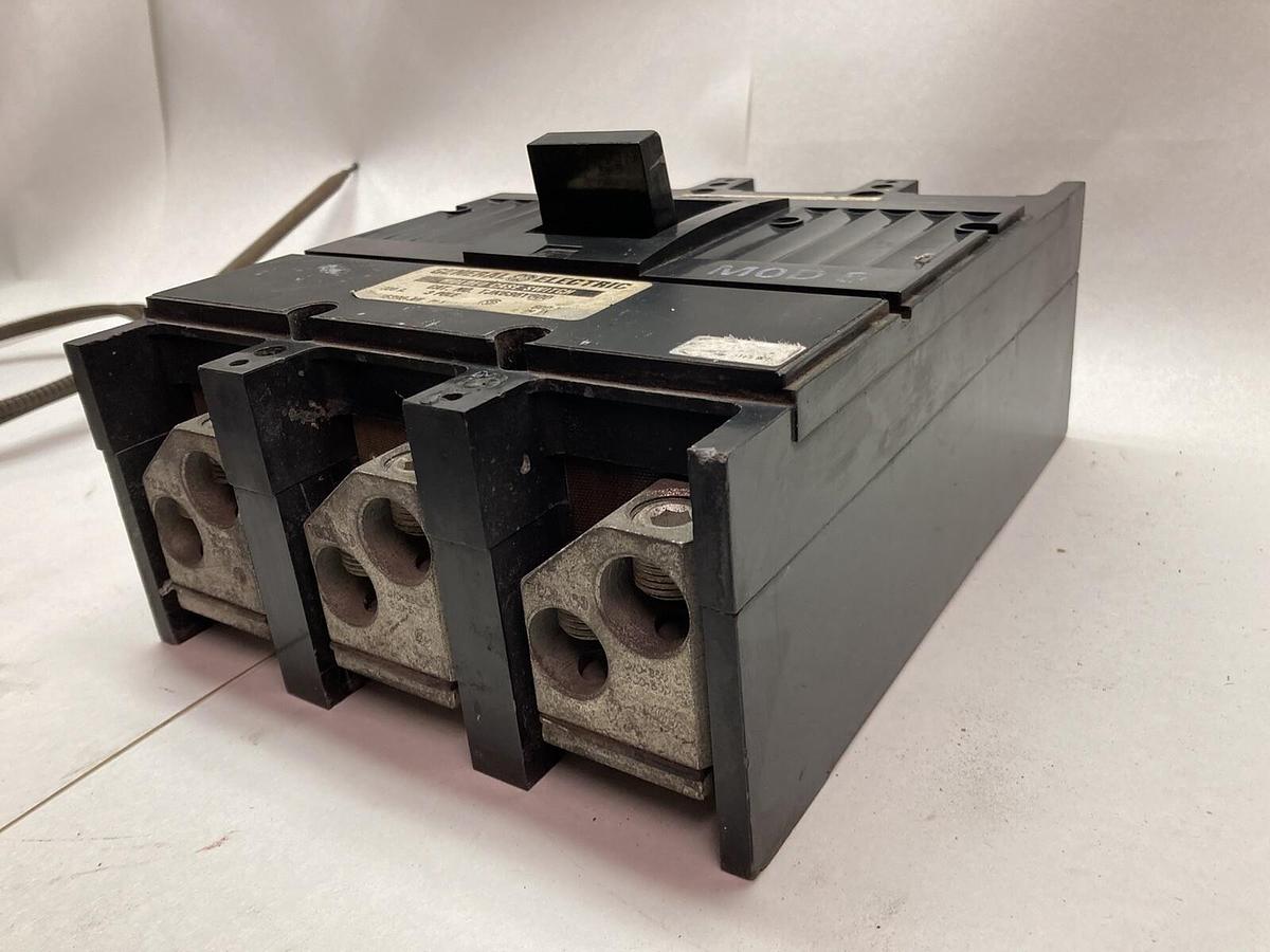 Used General Electric,TJK636Y600,3-Pole Circuit Breaker 600A 600VAC