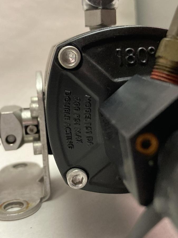 Swaglok,Model 151-DA,Pnuematic Valve Actuator 200 PSI 180 Degrees