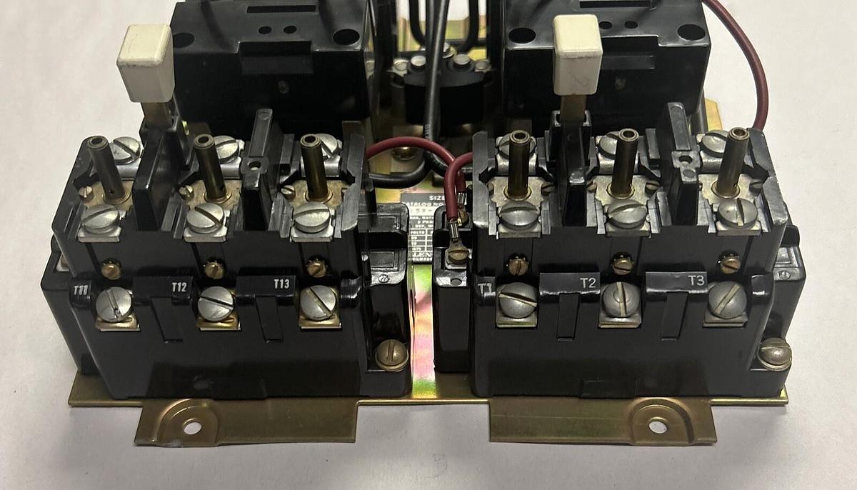 ALLEN BRADLEY,715X-AOD11,TWO SPEED STARTER 120V NOS