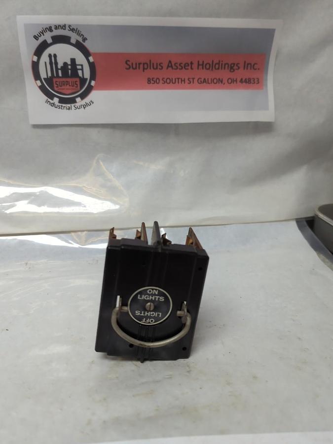 ILSCO,C-15,MAIN FUSE PULL-OUT PRE-OWNED