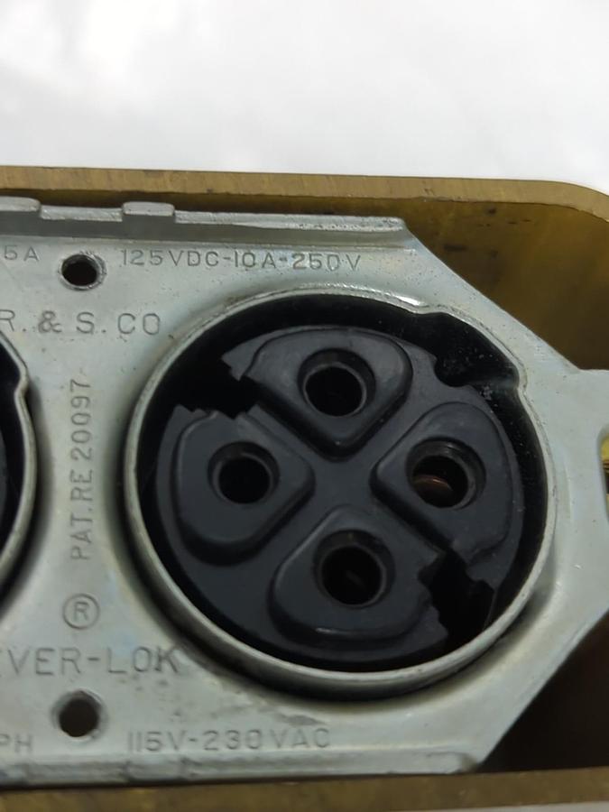 RUSSELL & STOLL,9054,4-WIRE BRONZE RECEPTACLE10-20A 125VAC 125VDC 250V NOS
