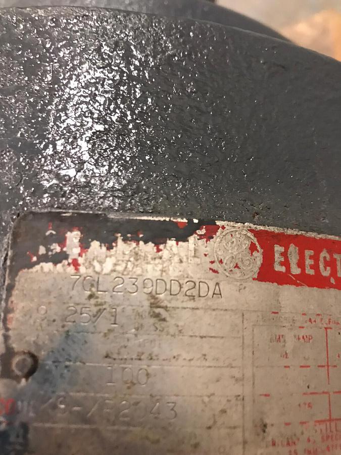 Used General Electric,7CL239DD2DA,Gear Drive KS-XR2043 Ratio 25/1 Motor 3HP 240V