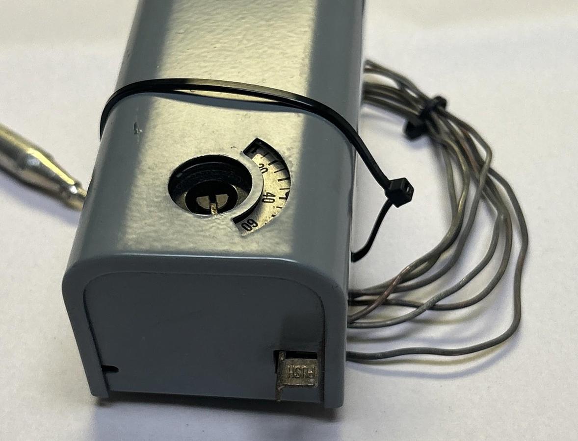 Used PENN,9321,TEMPERATURE CONTROL