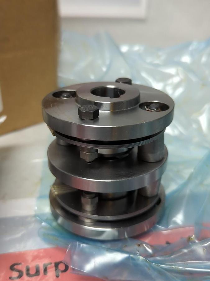 REXNORD,62DBZ,FLEXIBLE COUPLING DISC ASSY/CENTER SECTION 5/8X5/8 NOS