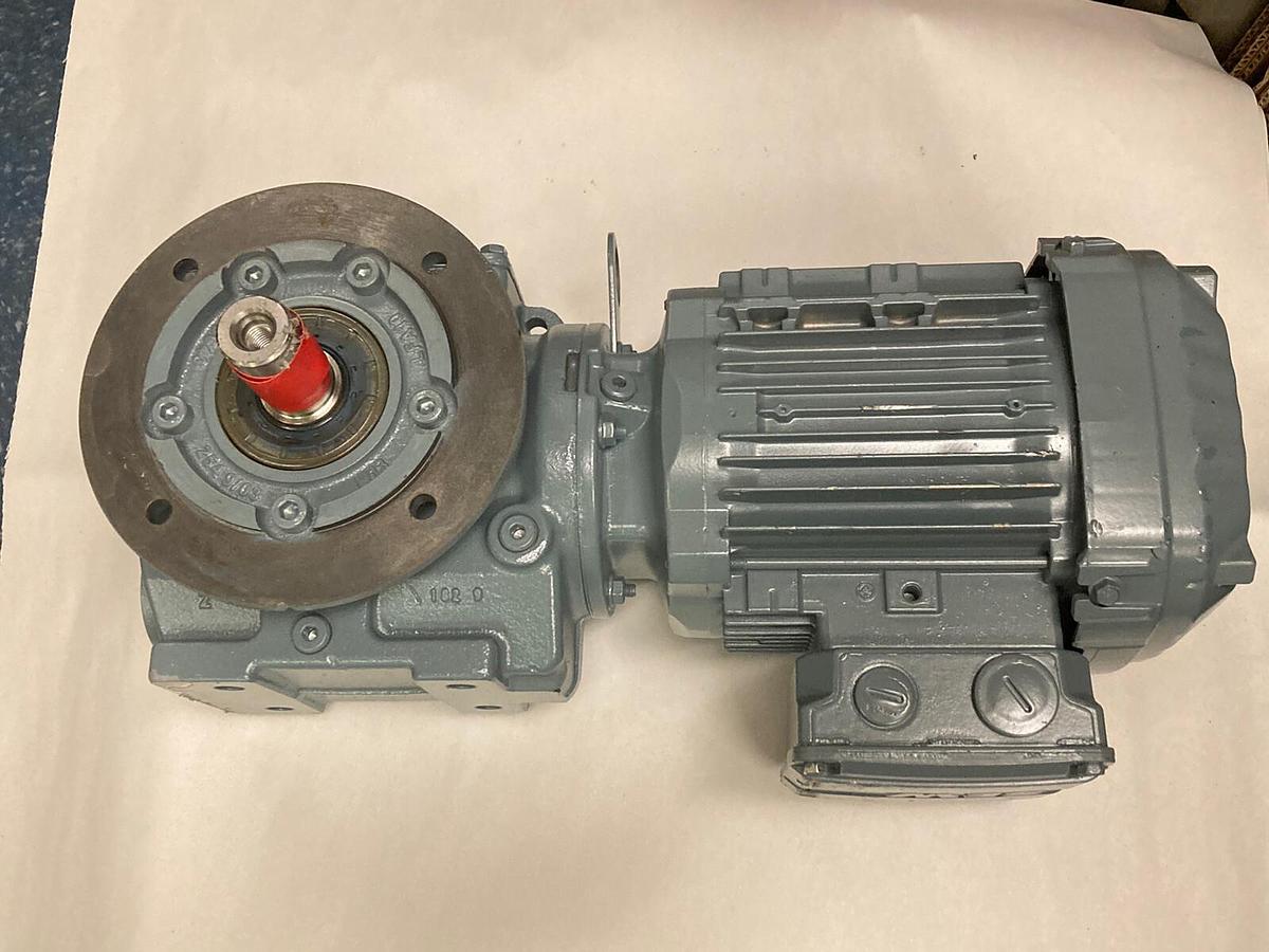 Used Sew-Eurodrive,SF47 DRN80MK4,Gearmotor Ratio 17.62  1435/81 RPM  220-240V