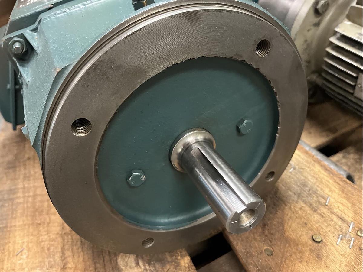 Used ALLEN BRADLEY,C1812ATCZ,DC MOTOR 1325 3HP 1750RPM 300VDC