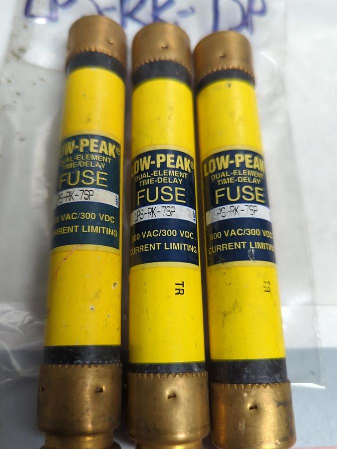 Used COOPER BUSSMANN,LPS-RK-7SP,LOW-PEAK 7 AMP FUSE LOT OF 3 PRE-OWNED