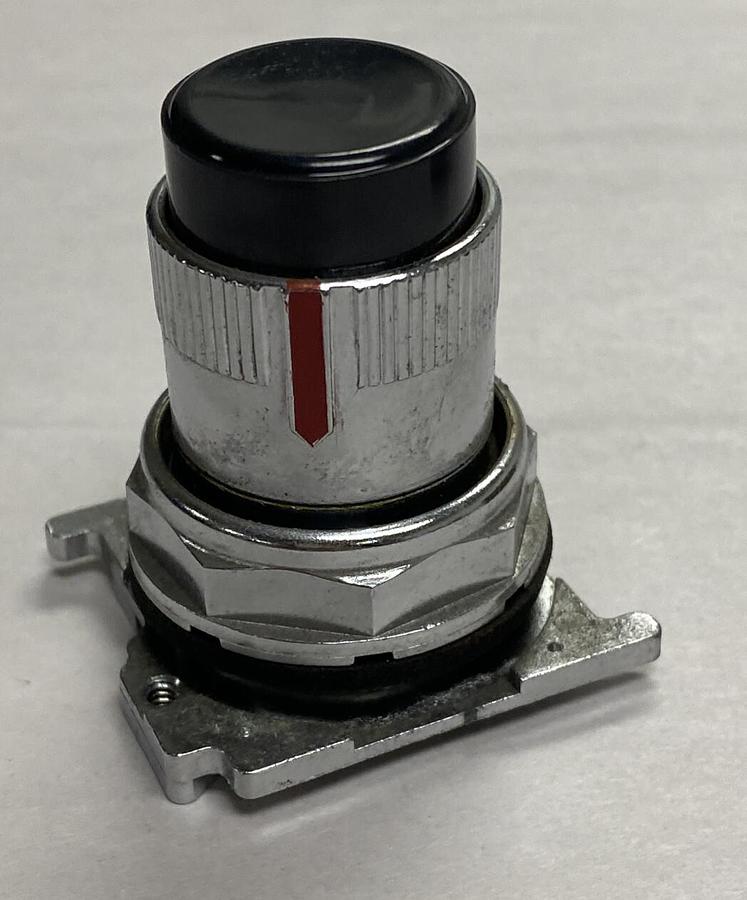 Cutler-Hammer,10250T26111,Roto-Push Operator 2 Position Black NOS