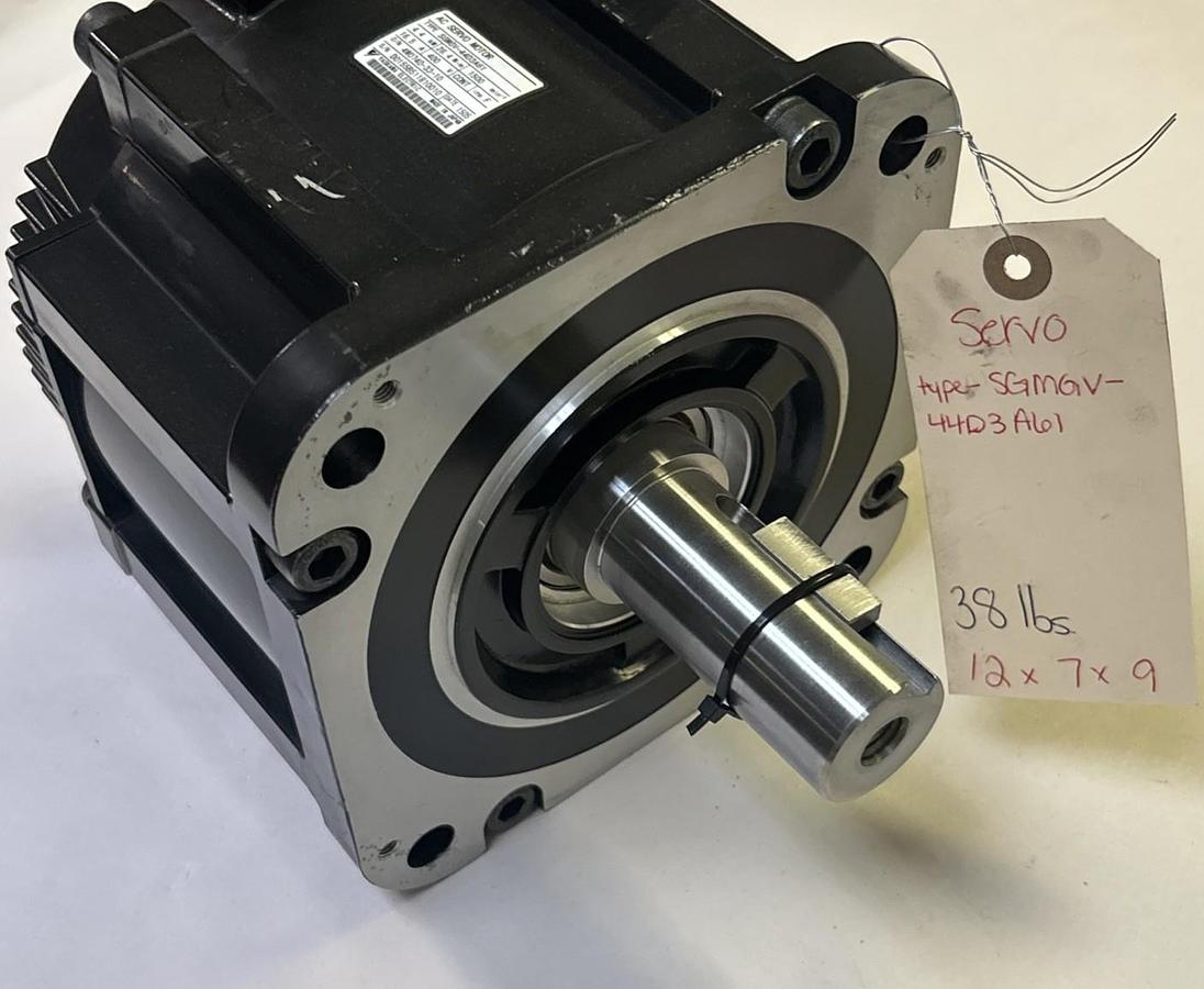 Used YASKAWA,SGMGV-44D3A61,AC SERVO MOTOR 4.4KW 16.5A 400V