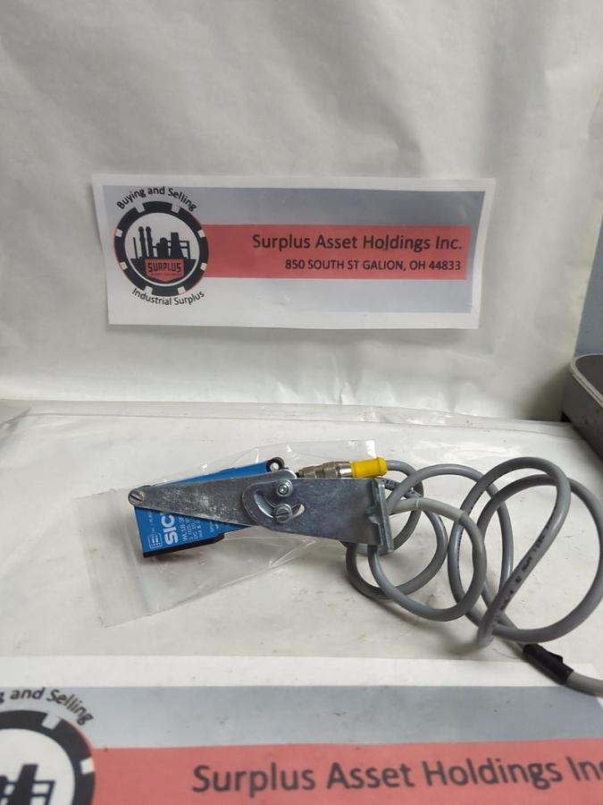 Used SICK,WL18-3P430,PHOTOELECTRIC SENSOR PRE-OWNED