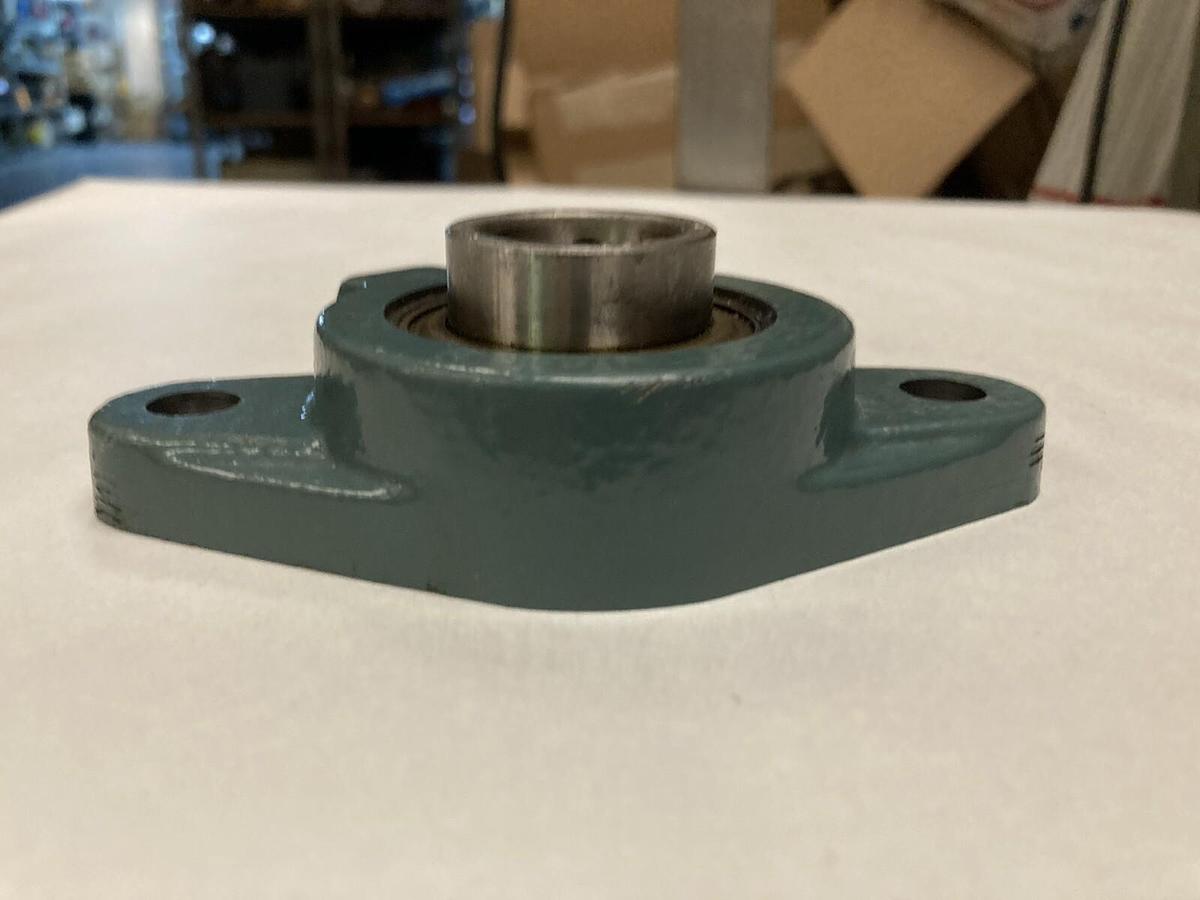 Used Dodge,124052,2-Bolt Flange Mount Bearing 1 Inch SC 205