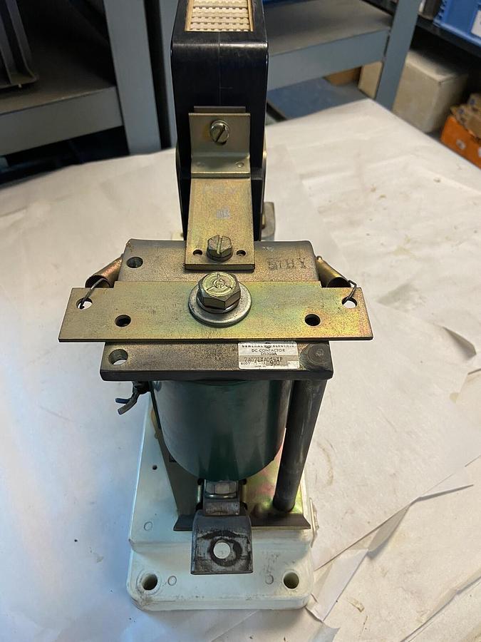 Used General Electric,DS303A 7A07LXA014XP,DC Contactor 600VDC 900A Coil 50VDC