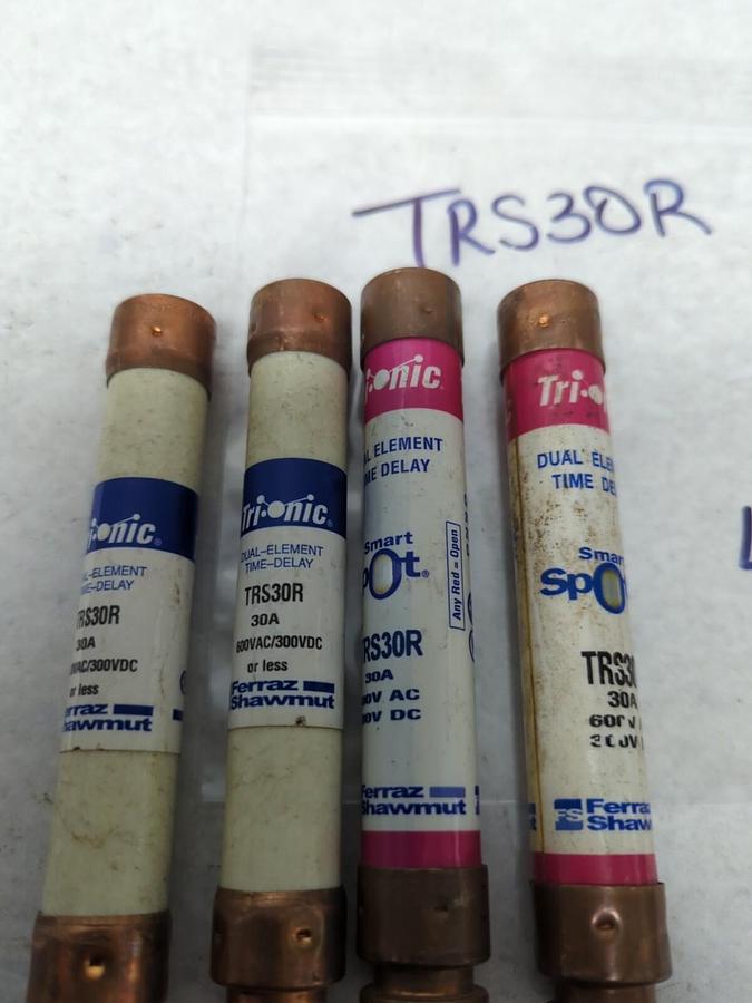 Used FERRAZ SHAWMUT,TRS30R,TRI-ONIC 30 AMP FUSE LOT F 4 PRE-OWNED