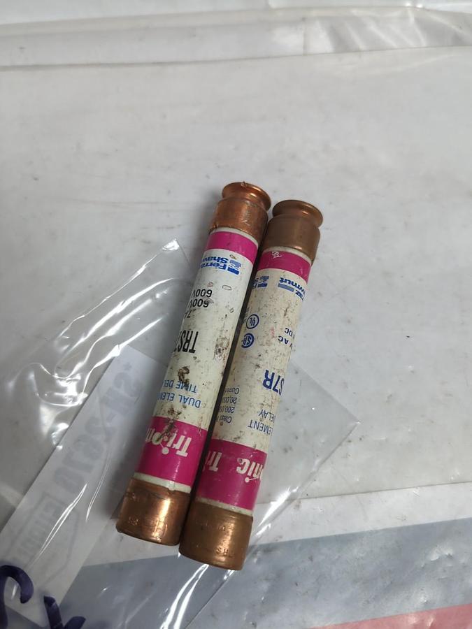 Used FERRAZ SHAWMUT,TRS7R,TRI-ONIC 7 AMP FUSE LOT OF 2 PRE-OWNED