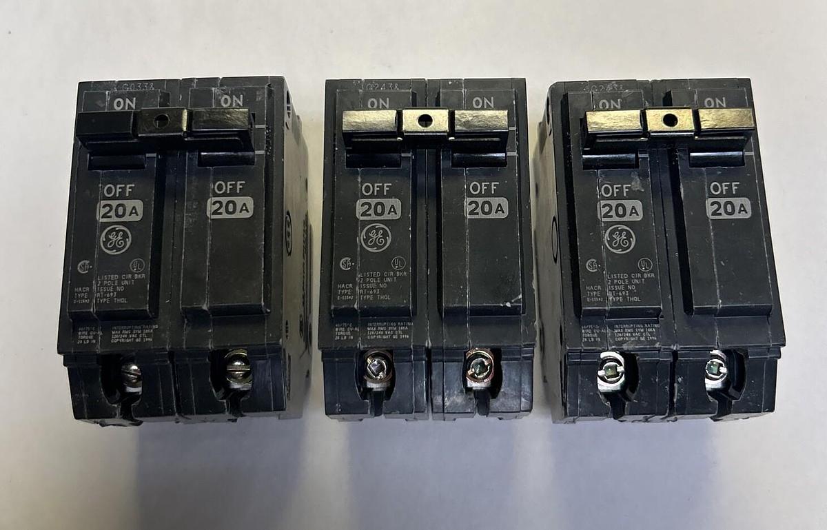 GENERAL ELECTRIC,THQL2120,CIRCUIT BREAKER 20A 120/240V 2P LOT OF 3 NOS