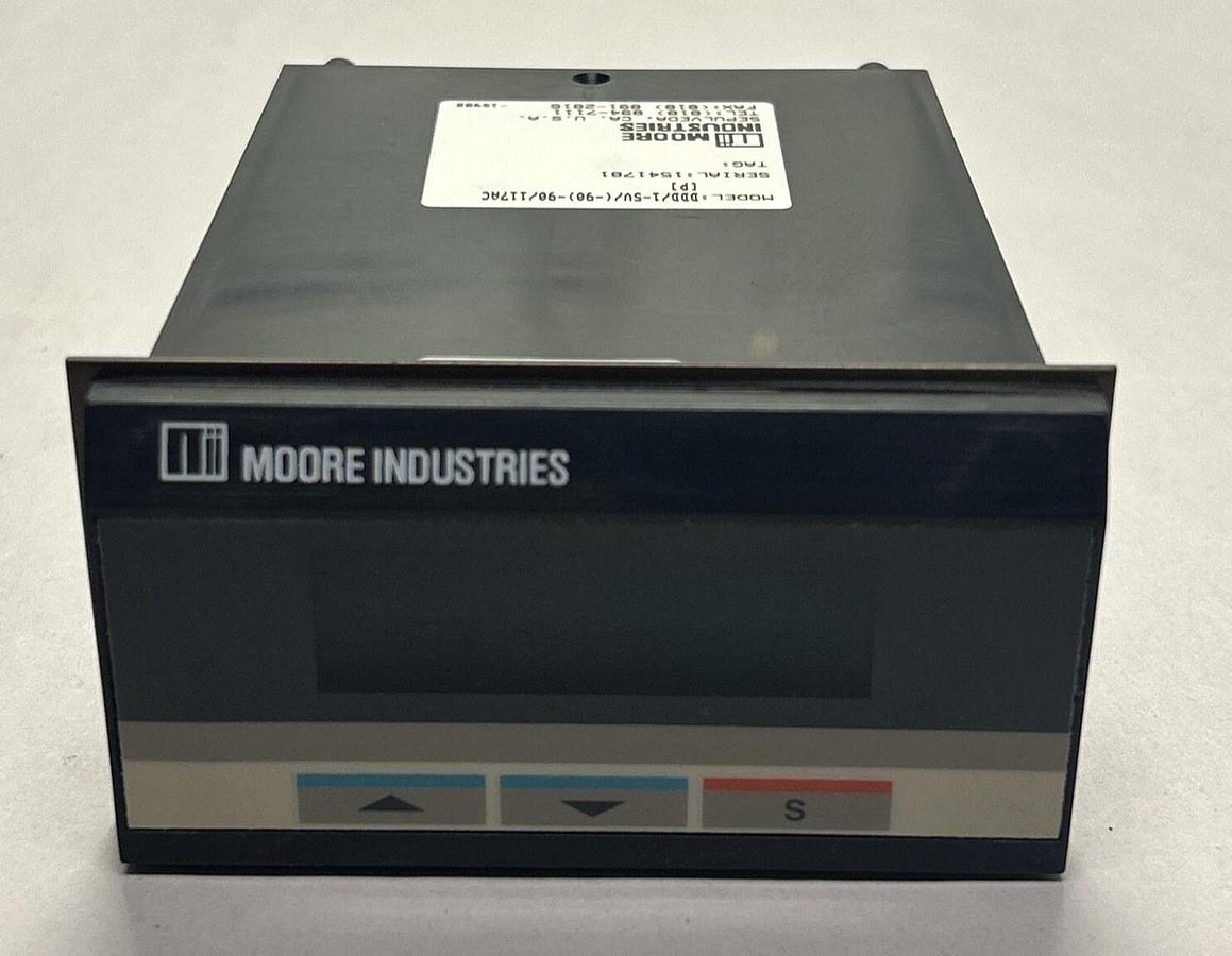 Used MOORE INDUSTRIES,2611-02FIX-24837,DC PROGRAMABLE DIGITAL PANEL METER