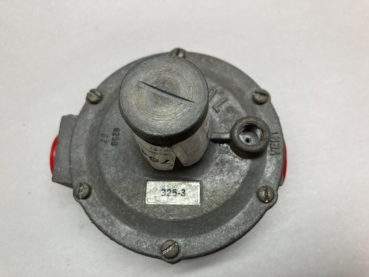 Used Maxitrol,325-3,Lever Acting Gas Pressure Regulator