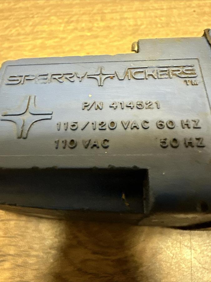 Used Sperry Vickers,414521,Solenoid W/Directional Valve
