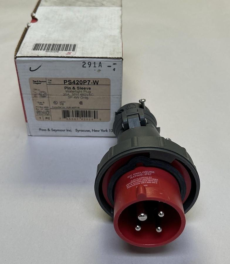LEGRAND PASS & SEYMOUR,PS420P7-W,WATERTIGHT PLUG PIN & SLEEVE NEW