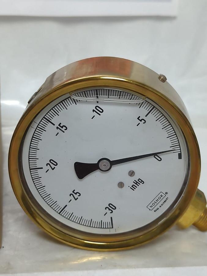NOSHOK,40.300.-30 INHG-0,PRESSURE GAUGE 4 INCH FACE 1/4 INCH BOTTOM CONN NOS