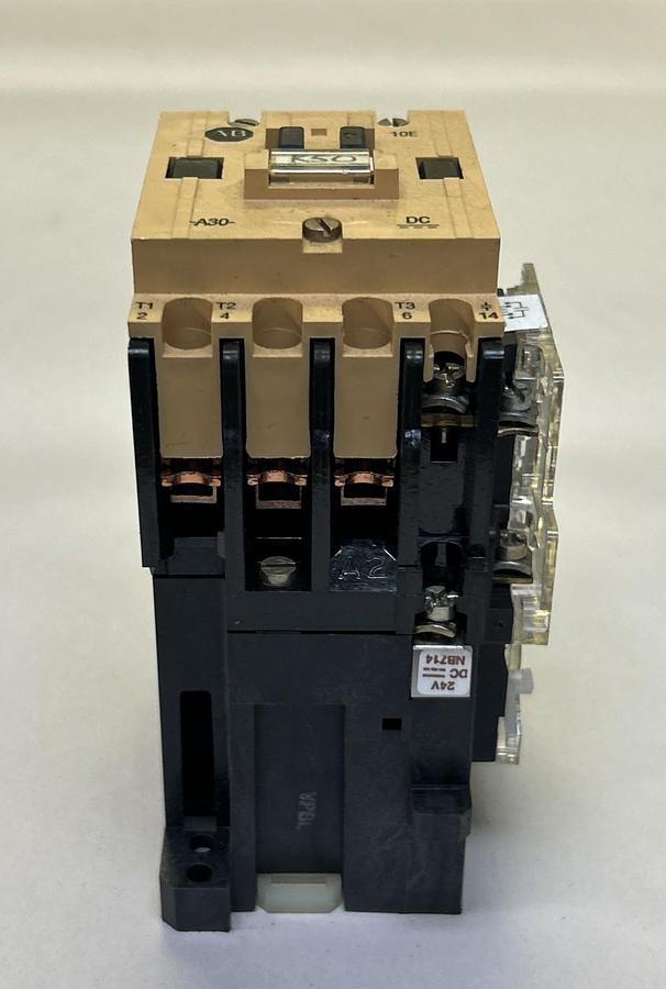 Used ALLEN BRADLEY,100-A30NZ*3,CONTACTOR
