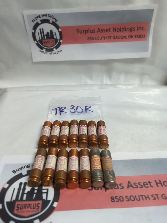 Used GOULD SHAWMUT,TR-30R,TRI-ONIC 30 AMP FUSE LOT OF 14 PRE-OWNED