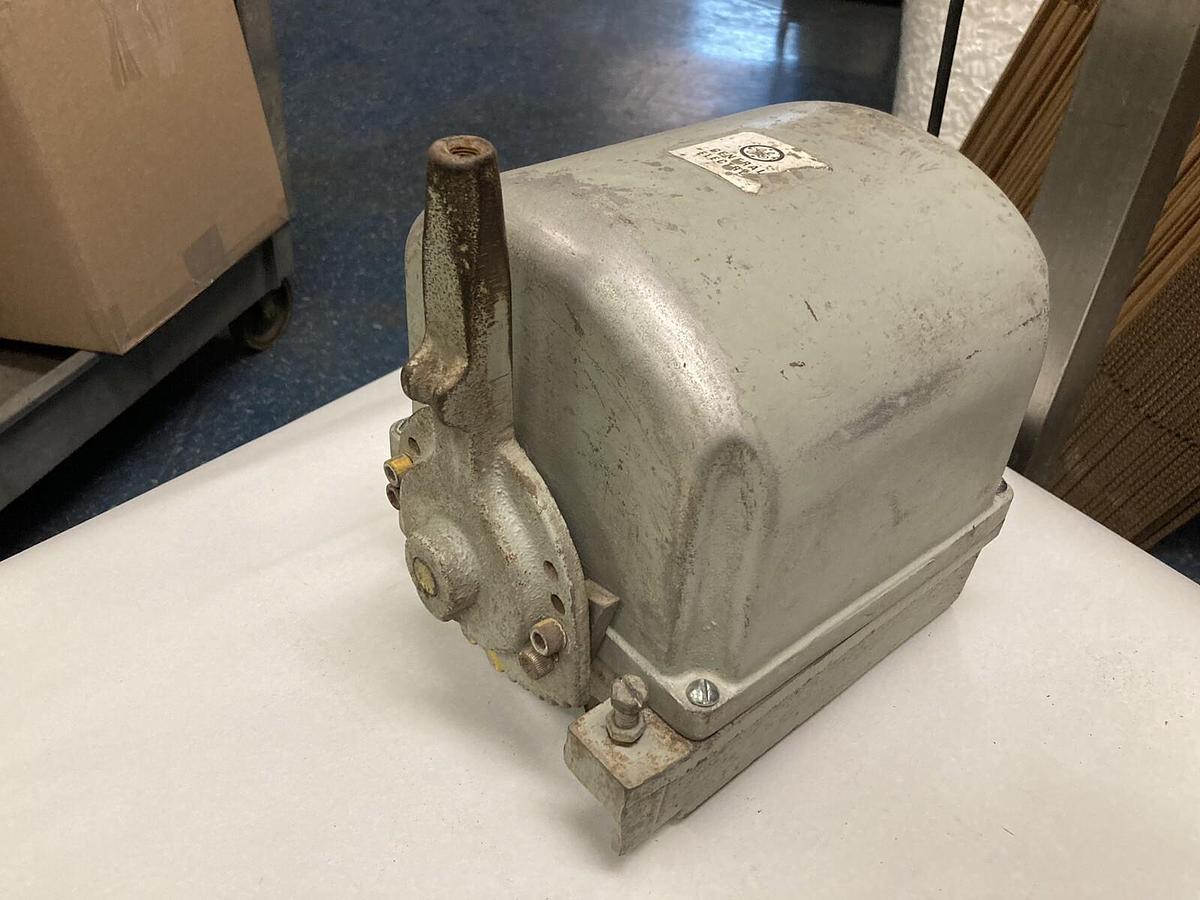 Used General Electric,1C-3012-E402H3,Master Switch