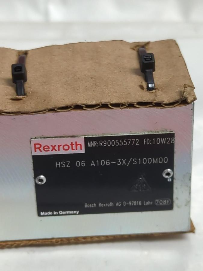 REXROTH,R900555772,DIRECTIONAL CONTROL VALVE HSZ 06 A106-3X/S100M00 NOS