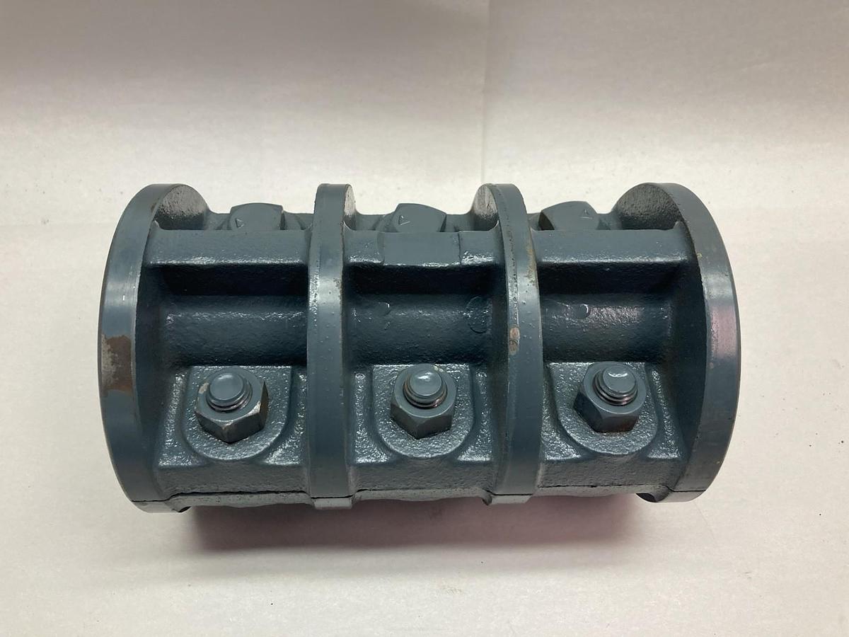 Used Royersford,1-1/2 Inch,Rigid Clamp Coupling