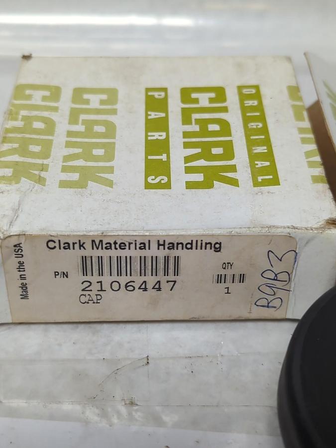 CLARK,2106447,HUB CAP NOS