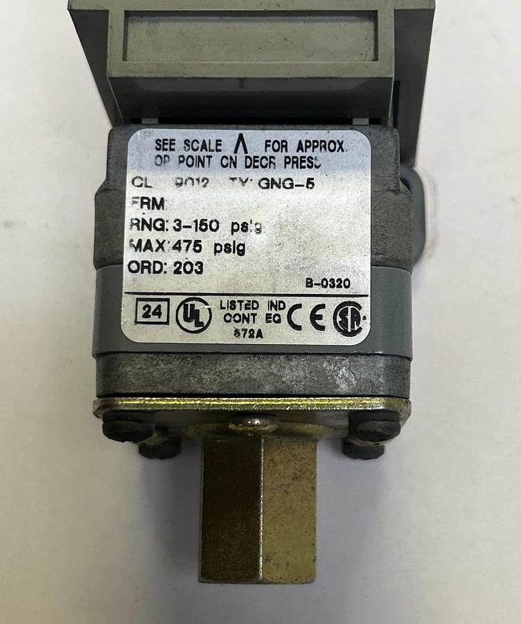 Used SQUARE D,9012GNG-5,INDUSTRIAL PRESSURE SWITCH