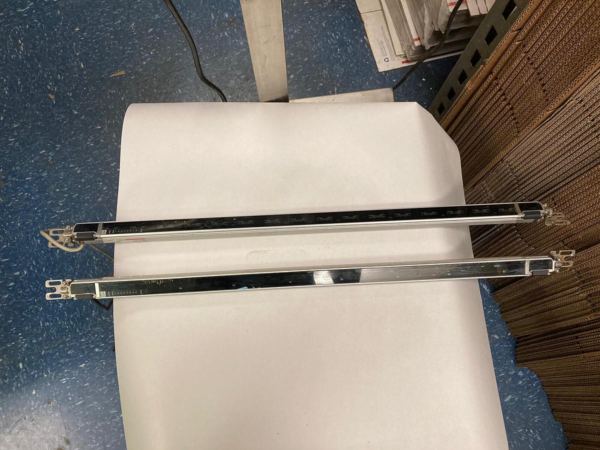 Used Keyence Sensor,SL-C36H,Light Curtain Transmitter with Receive 700MM 24V