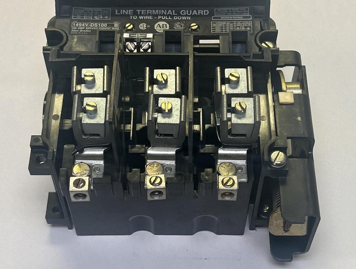 Used ALLEN BRADLEY,1494V-DS100,DISCONNECT SWITCH 100A 600V