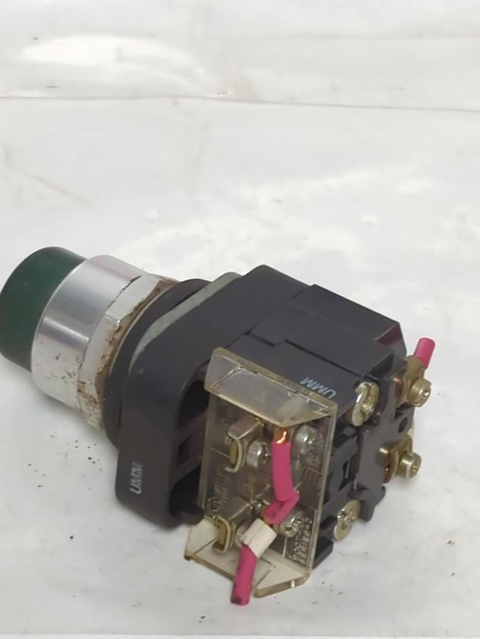 Used ALLEN BRADLEY,800T-PT16,SERIES T PUSH BUTTON GREEN PRE-OWNED