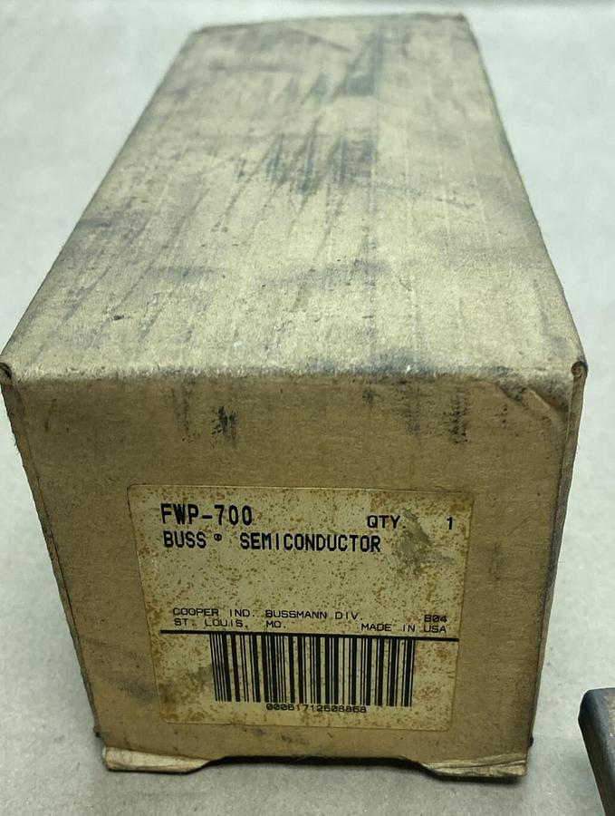 Cooper Bussmann,FWP-700,Semiconductor Fuse 700A 700V NOS