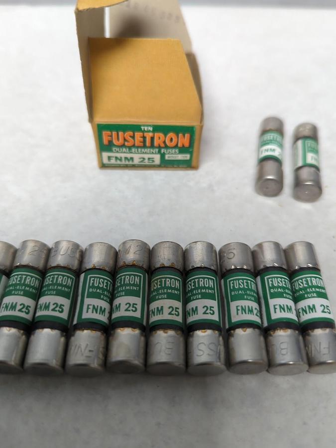 COOPER BUSSMANN,FNM25,DUAL-ELEMENT 25 AMP FUSE LOT OF 12 NOS