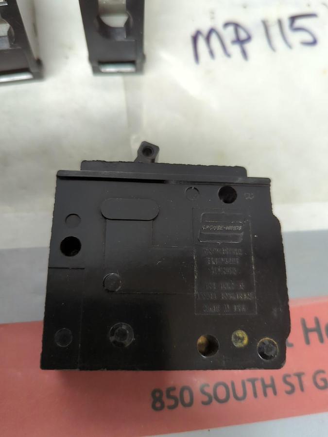 Used CROUSE HINDS,MP115,CIRCUIT BREAKER 1-POLE 15 AMP LOT OF 6 PRE-OWNED