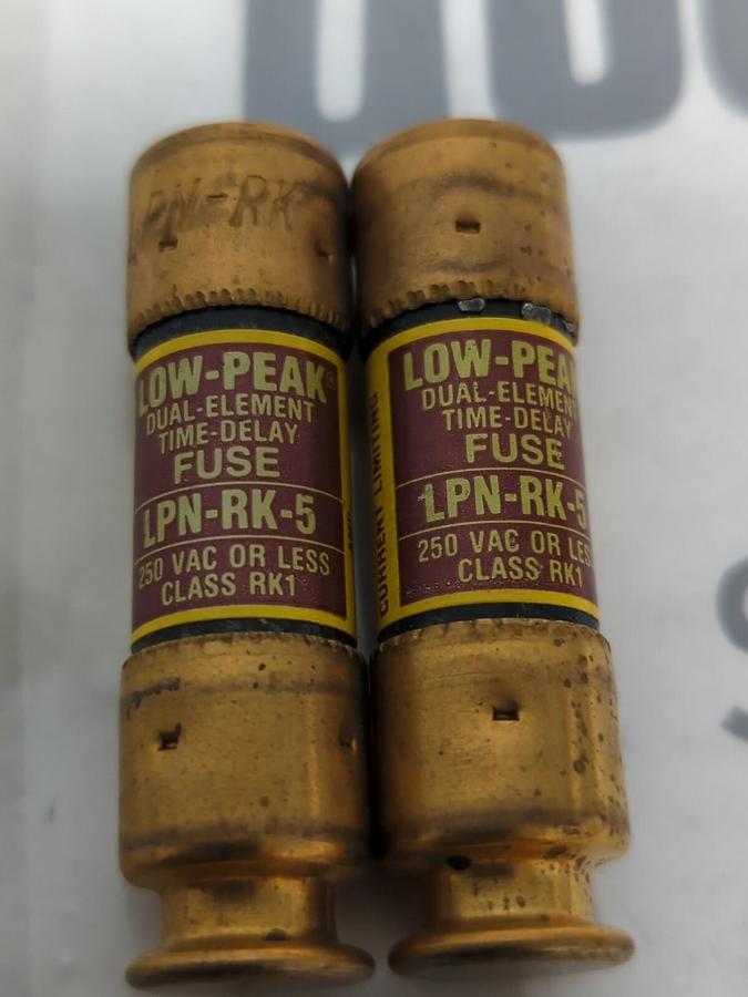 COOPER BUSSMANN,LPN-RK-5,LOW-PEAK 5 AMP FUSE LOT OF 2 NOS