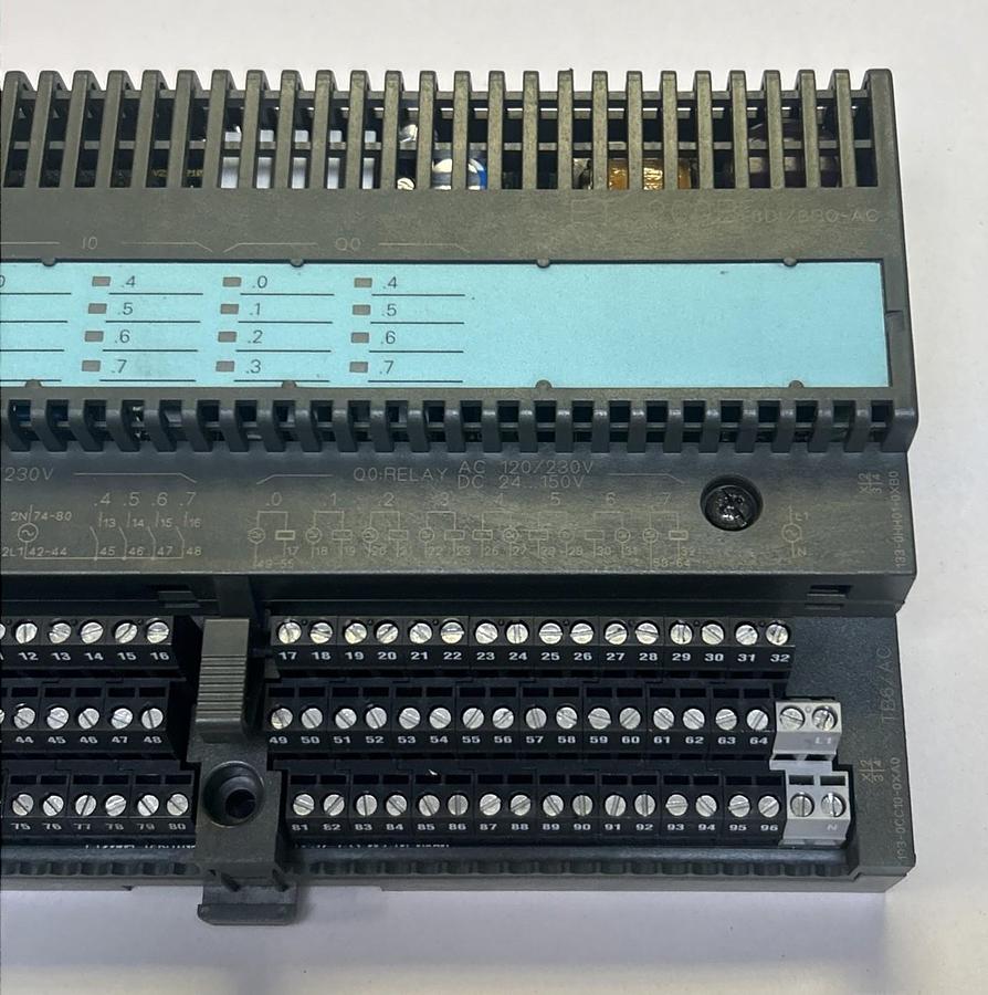 Used SIEMENS,200B-8DI/8RO-AC,PROGRAMMABLE CONTROLLER