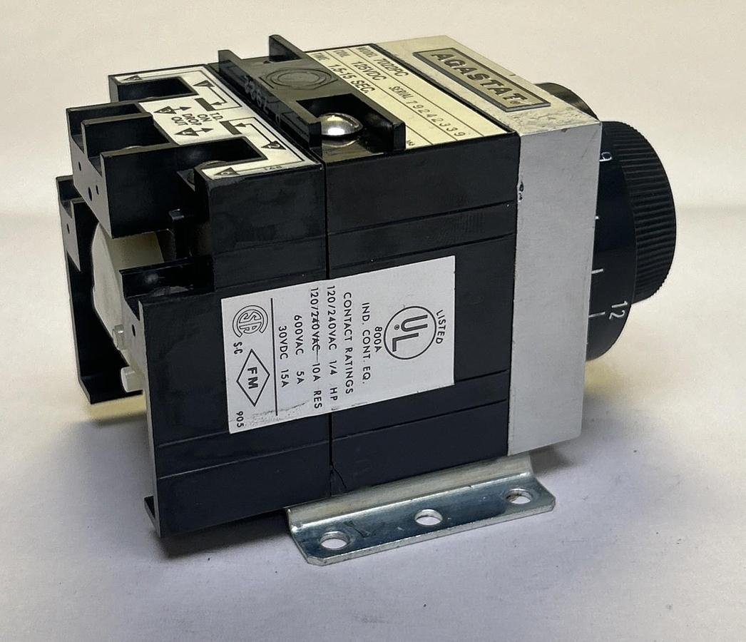 Used AGASTAT,7022PC,TIME DELAY RELAY 1.5-15 SEC