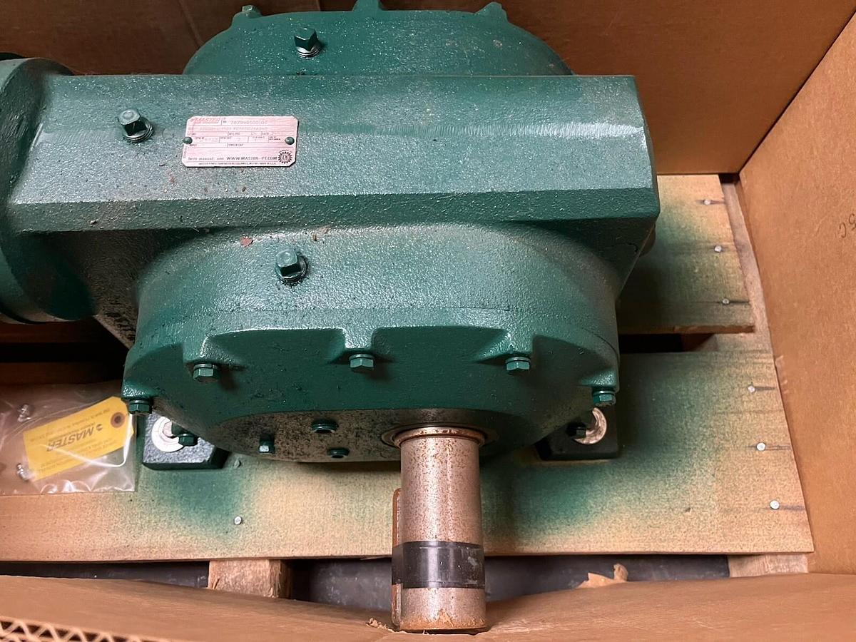 Master Power Transmission,30BD01301501,GEAR SPEED REDUCER RATIO 240 1HP OUT 7RPM