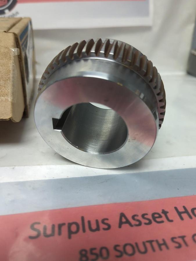 RENOLD,6641-0158-001,1-1/2 HUB GEAR 1.623 BORE 3/8 X 3/16 KW NOS
