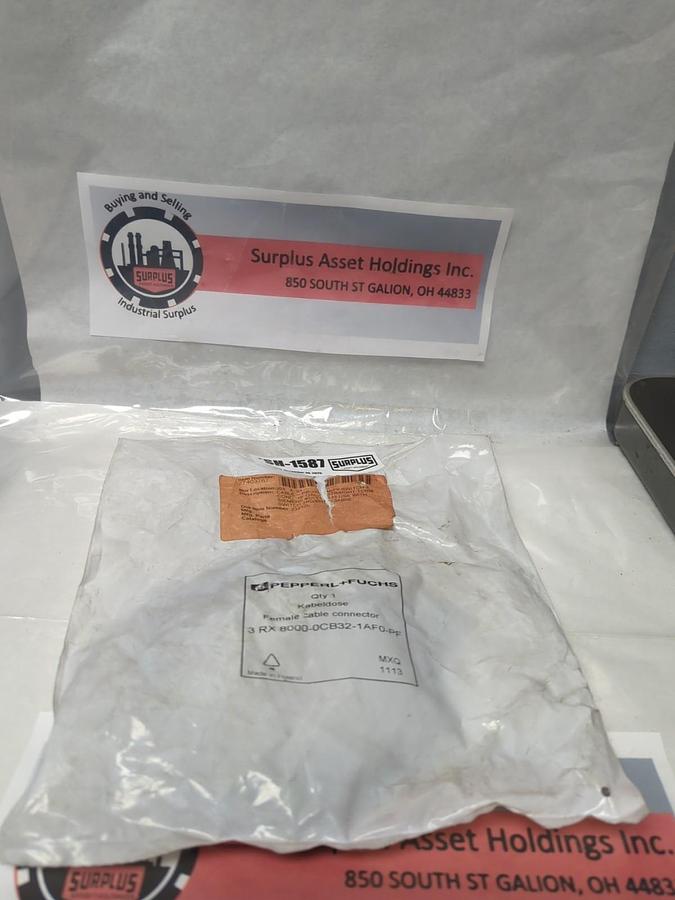 PEPPERL+FUCHS,3RX8000-0CB32-1AF0-PF,KABELDOSE FEMALE CABLE CONNECTOR NOS