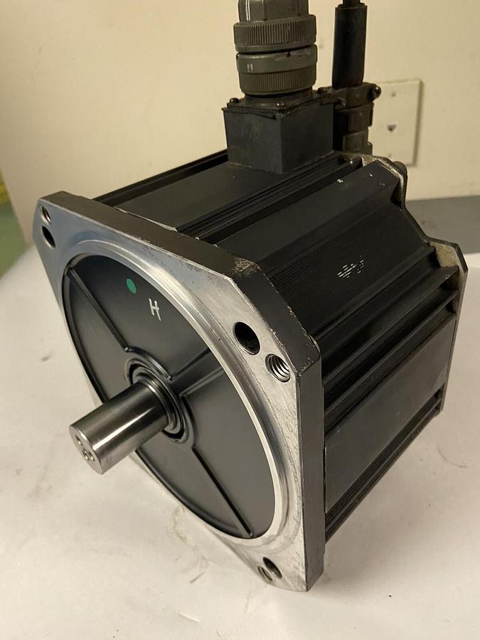 Used NACHI,MFM452Q3V,SERVO MOTOR 4.5kW 2000RPM 21.5Nm