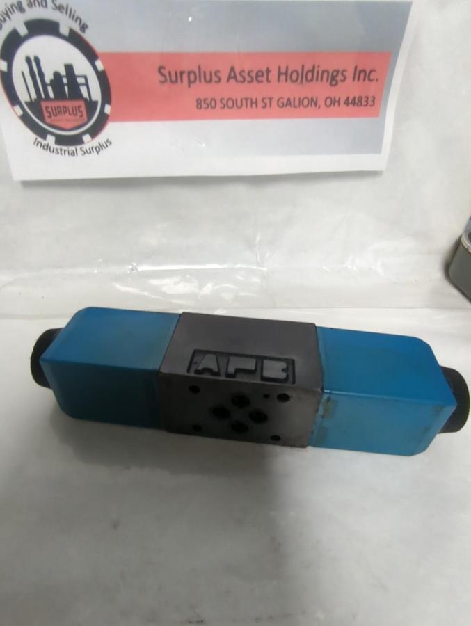 Used VICKERS,KDG4V-3S-2C15N-M-U-H5-60,PROPORTIONAL VALVE 02-134570 COILS PRE-OWNED